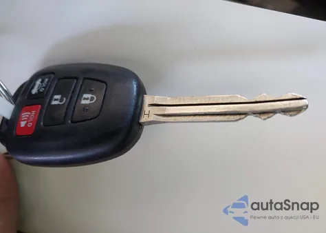 2015 Toyota Corolla Le Plus z USA, uszkodzony, nr VIN 5YFBURHE3FP257606